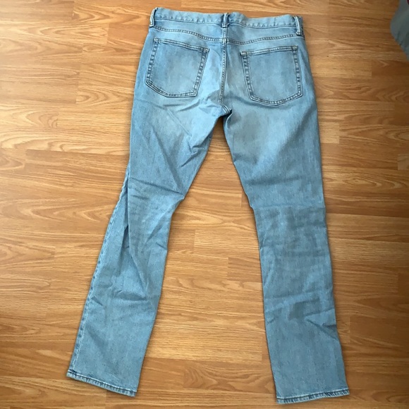 Gap men’s ripped jeans. Size 32x32 slim fit. - Picture 2 of 2